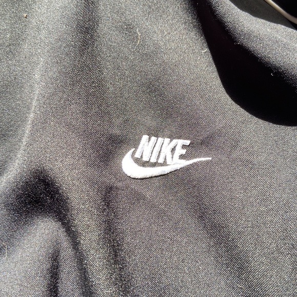 Nearly New Nike zip-up jacket - Picture 3 of 6